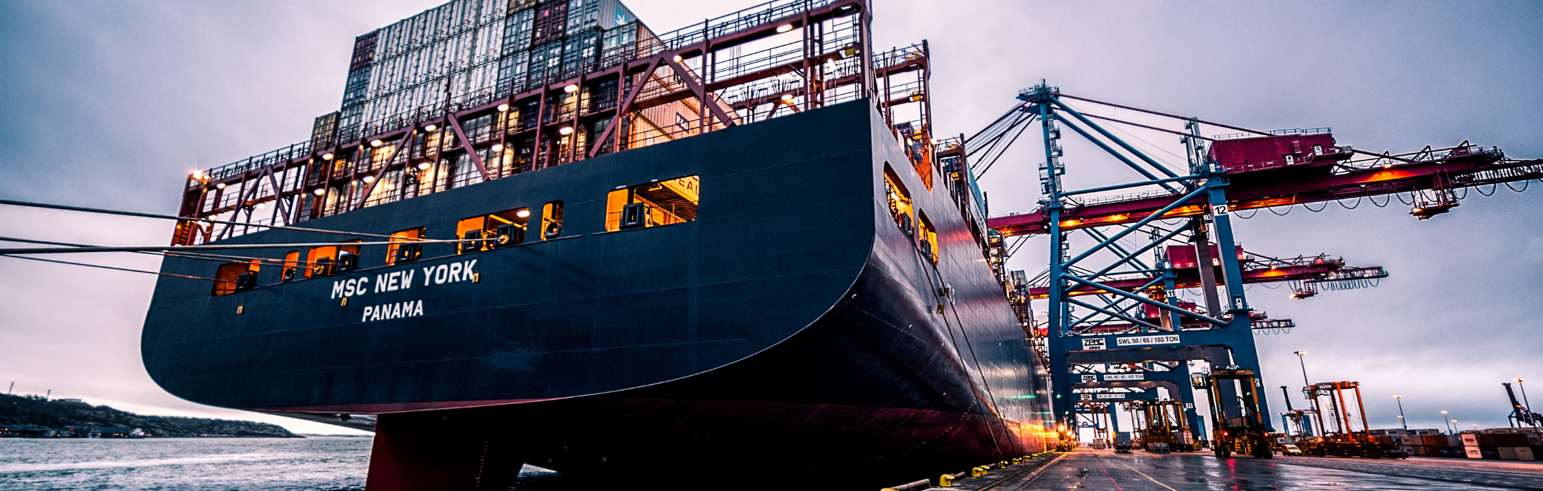 ענף הספנות מתמודד עם שריפות רכב חשמלי - והשינוע עלול להתייקר