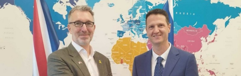 שגריר בריטניה וראש מינהל סחר חוץ בישראל נפגשו בירושלים ודנו בשדרוג הסכם הסחר החופשי