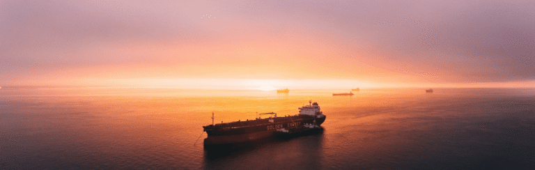 שילוח ימי: המדריך המלא לניווט באוקיינוס המסחרי