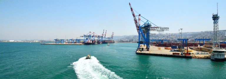 ניתוח עומסים בנמלים בישראל – מה זה אומר לעסקים קטנים?